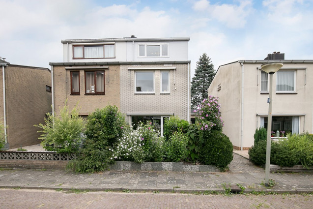 Ambonlaan 38, 3131 ZA Vlaardingen, Nederland