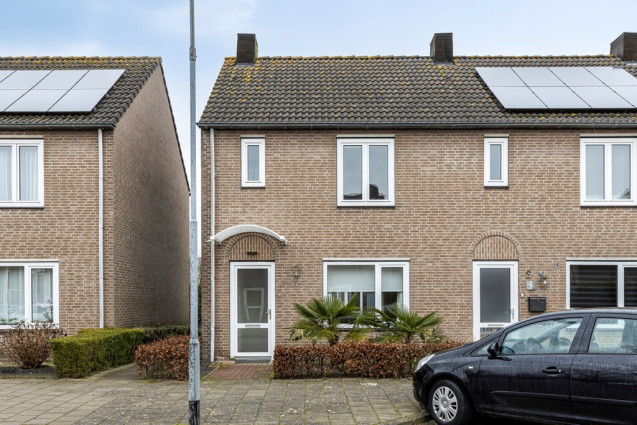 Donizettistraat 8, 4561 VZ Hulst, Nederland