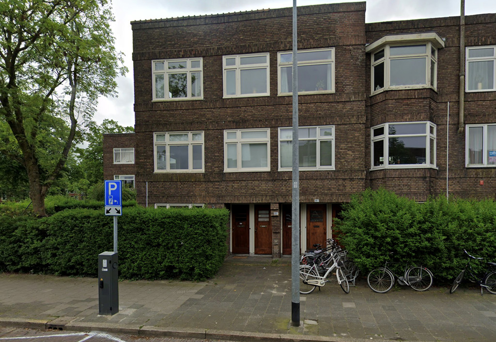 E. Thomassen à Thuessinklaan 37A, 9713 JS Groningen, Nederland