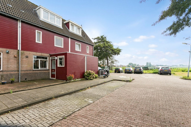 Mandelastraat 16, 1507 CR Zaandam, Nederland