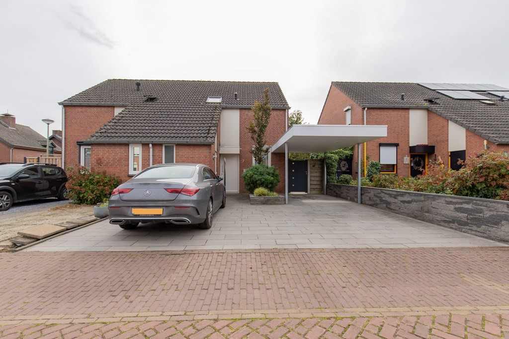 De Hoogestraat 7, 6107 CH Stevensweert, Nederland