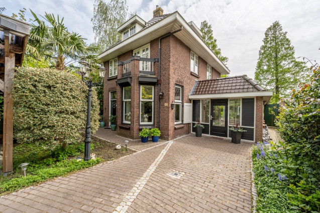 F. van der Poest Clementlaan 42, 3171 EC Poortugaal, Nederland