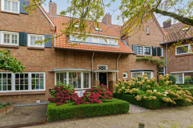 Nassaustraat 38, 5707 HM Helmond, Nederland