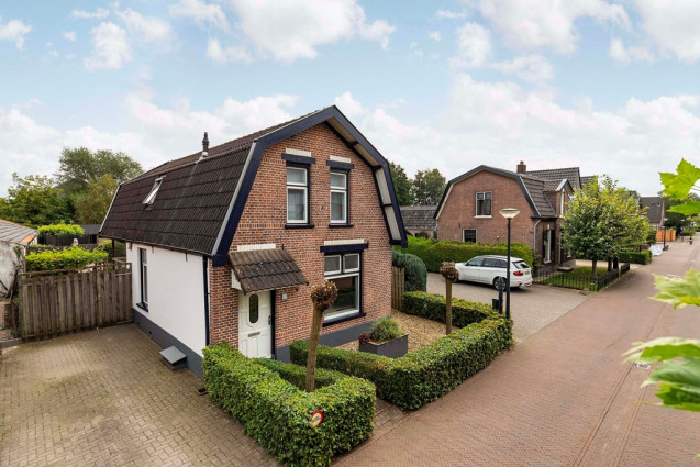 Spoorbrugweg 11, 7321 BL Apeldoorn, Nederland