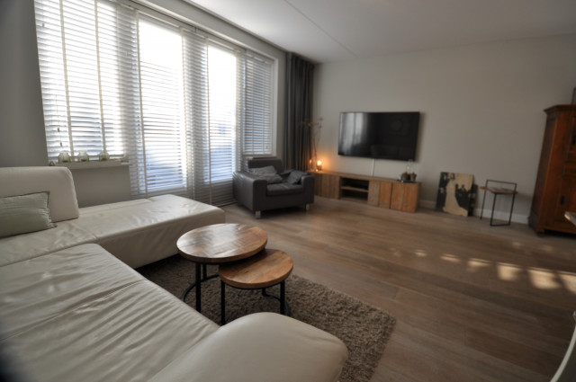 Te huur 4 kamer appartement aan de Bredenoord in Rotterdam.