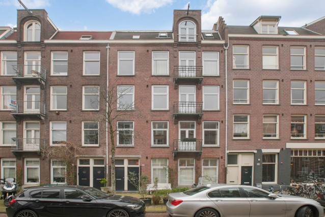 Tolstraat 123-4a, 1074 VJ Amsterdam, Nederland